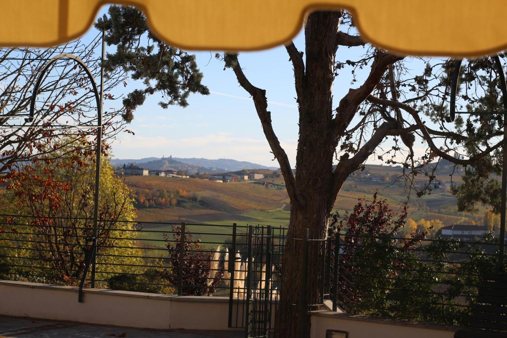 Locanda Del Boscogrande 몬테그로소 다스티 외부 사진