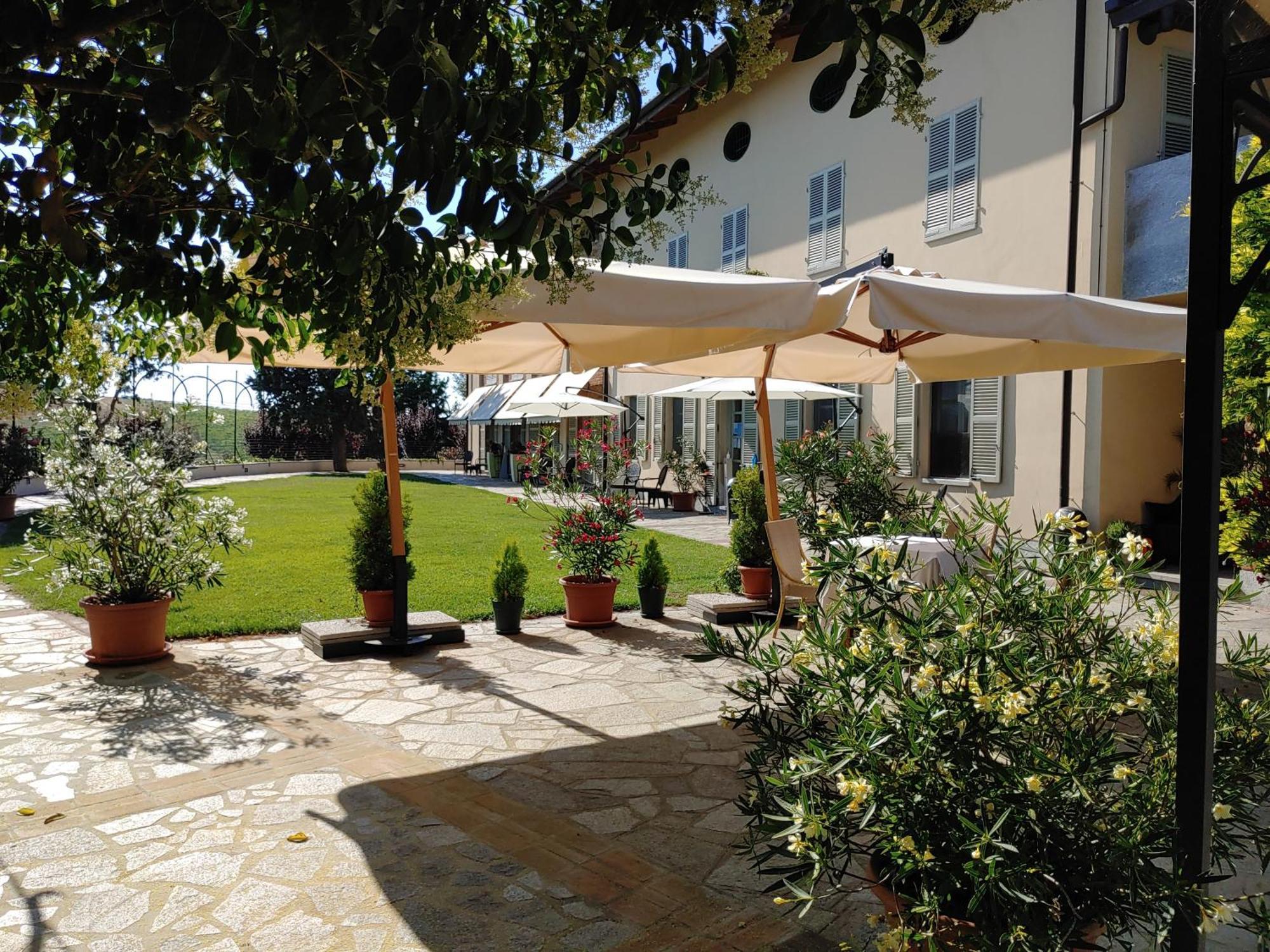 Locanda Del Boscogrande 몬테그로소 다스티 외부 사진